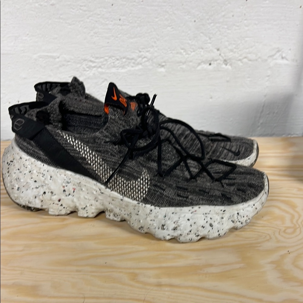 Nike space hippies size 9